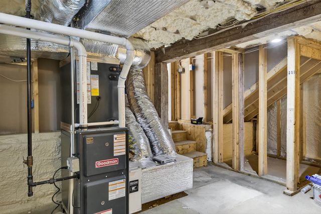 33 McCrillis Road, Nottingham, NH 03290