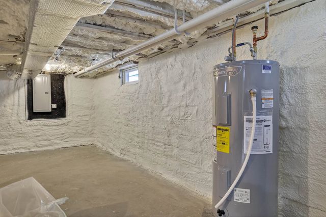 33 McCrillis Road, Nottingham, NH 03290