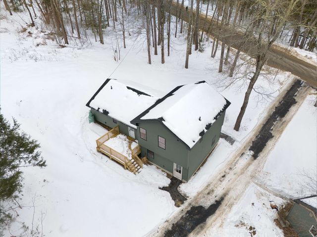 33 McCrillis Road, Nottingham, NH 03290