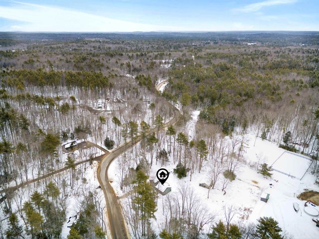 33 McCrillis Road, Nottingham, NH 03290