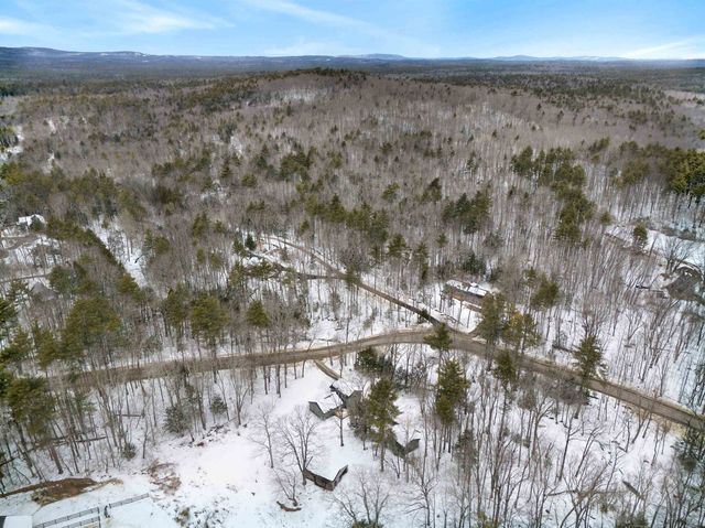 33 McCrillis Road, Nottingham, NH 03290