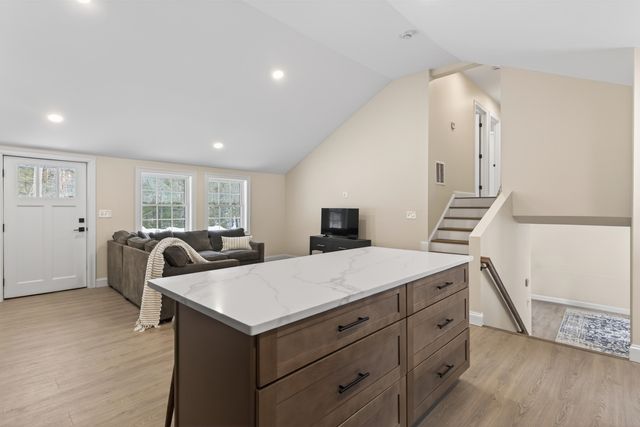 33 McCrillis Road, Nottingham, NH 03290