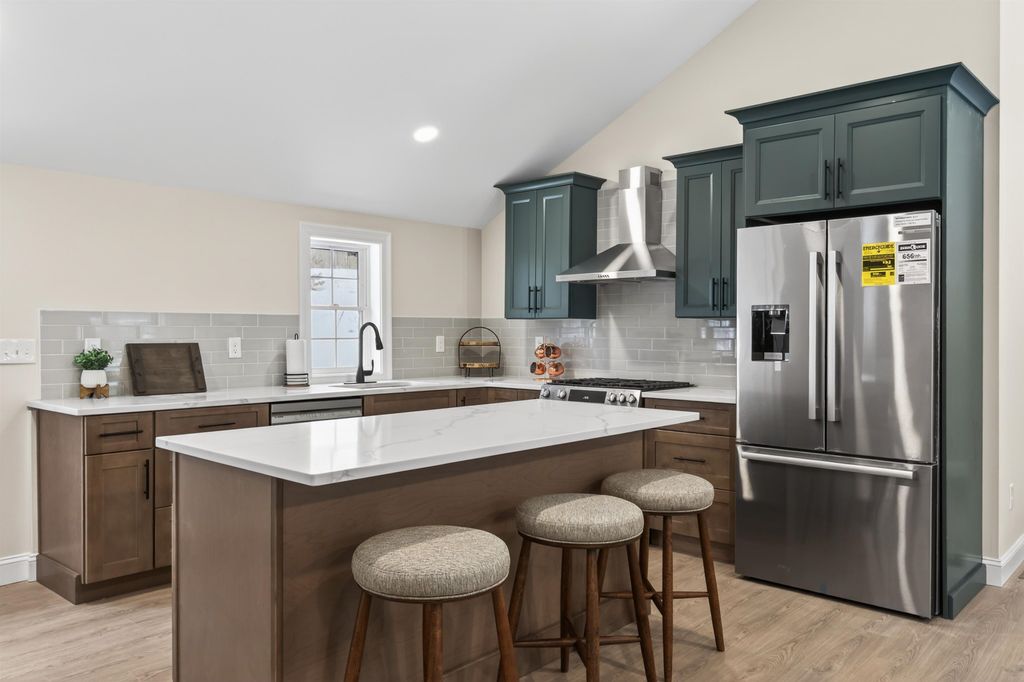 33 McCrillis Road, Nottingham, NH 03290