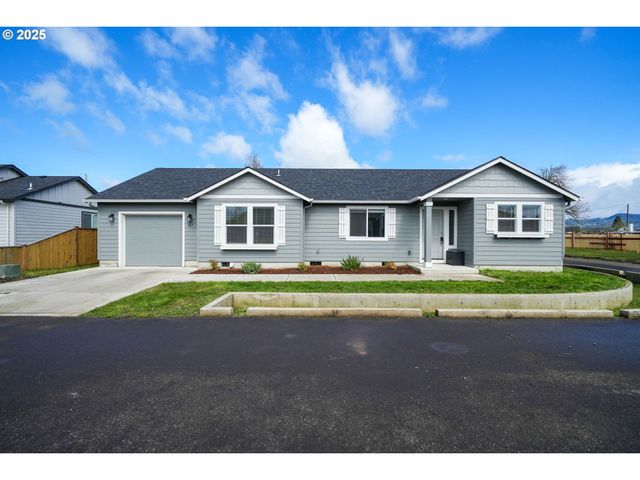 463 35TH St, Springfield, OR 97478