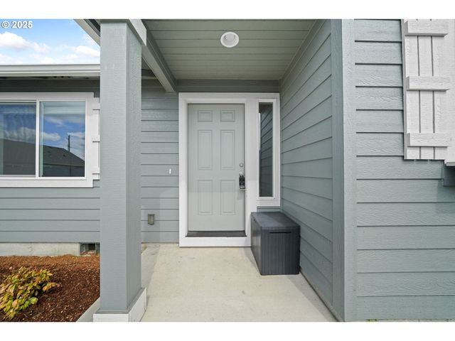 463 35TH St, Springfield, OR 97478