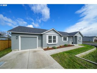 463 35TH St, Springfield, OR 97478
