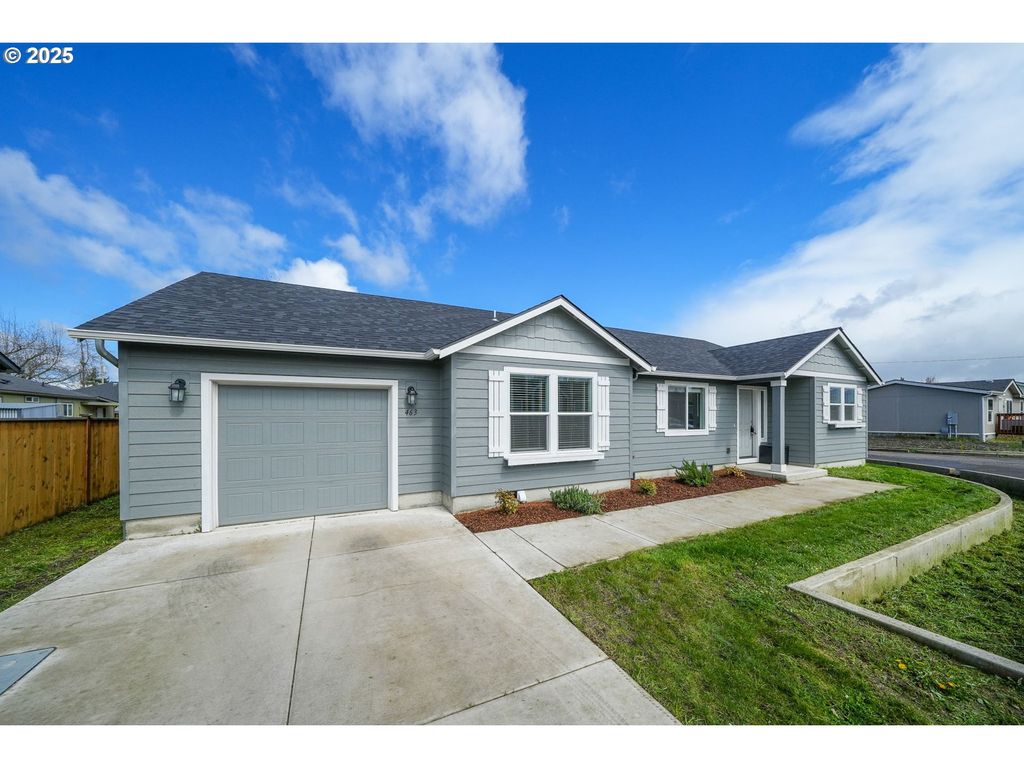 463 35TH St, Springfield, OR 97478