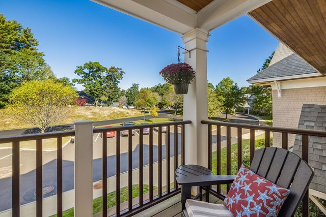 100 Shepards Cove Rd Unit F204, Kittery, ME 03904