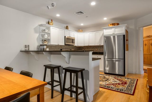 100 Shepards Cove Rd Unit F204, Kittery, ME 03904