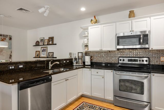 100 Shepards Cove Rd Unit F204, Kittery, ME 03904