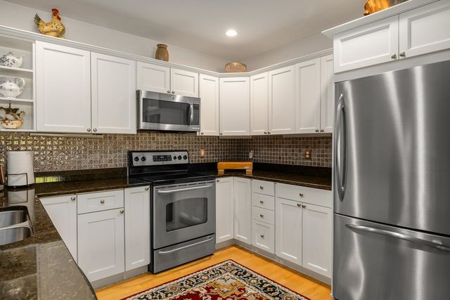 100 Shepards Cove Rd Unit F204, Kittery, ME 03904