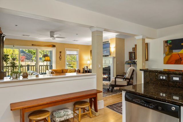 100 Shepards Cove Rd Unit F204, Kittery, ME 03904