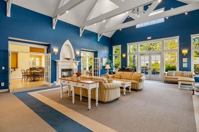 100 Shepards Cove Rd Unit F204, Kittery, ME 03904