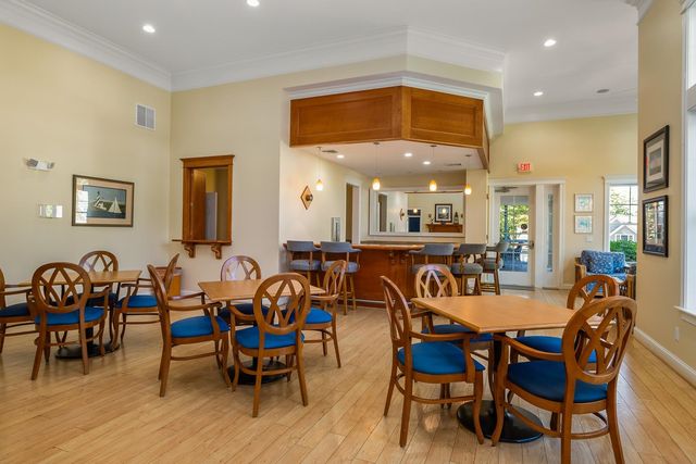 100 Shepards Cove Rd Unit F204, Kittery, ME 03904