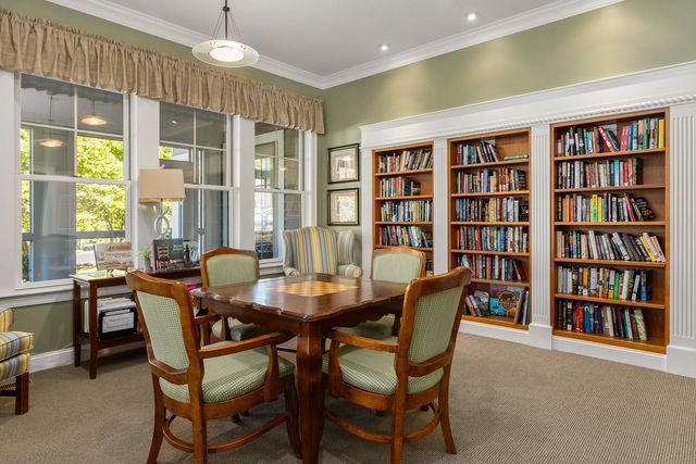 100 Shepards Cove Rd Unit F204, Kittery, ME 03904