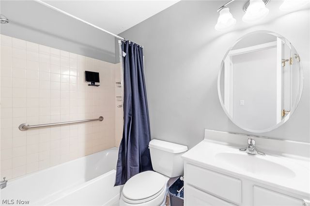 2885 Pease Drive 103, Rocky River, OH 44116