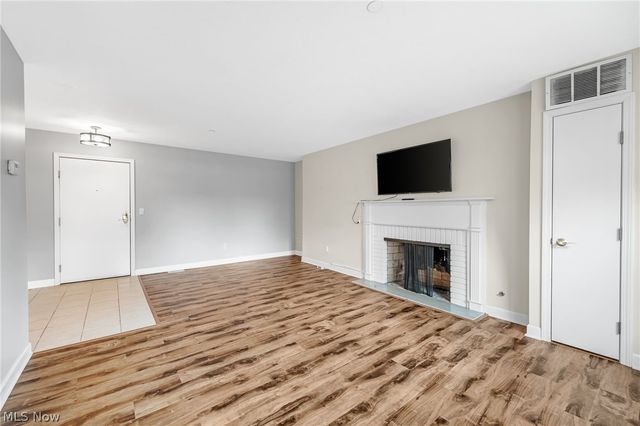 2885 Pease Drive 103, Rocky River, OH 44116