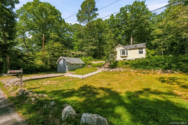 18 Winnebago Road, Putnam Valley, NY 10579