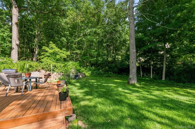 18 Winnebago Road, Putnam Valley, NY 10579
