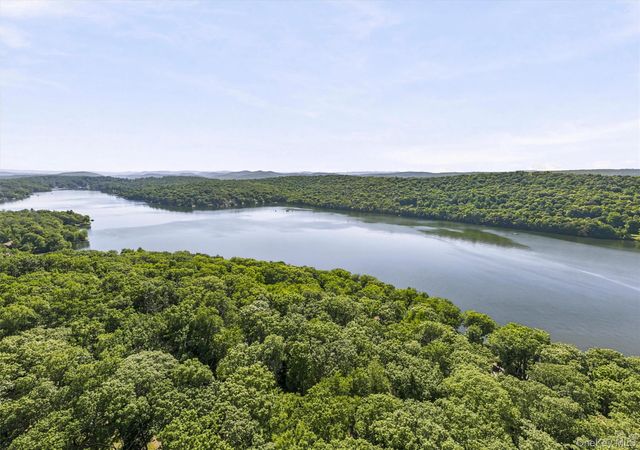 18 Winnebago Road, Putnam Valley, NY 10579