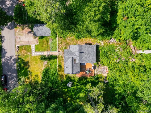 18 Winnebago Road, Putnam Valley, NY 10579