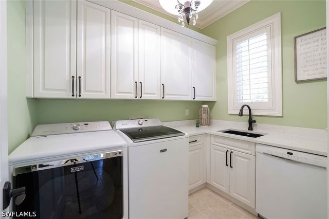 1419 Gormican LN, Naples, FL 34110