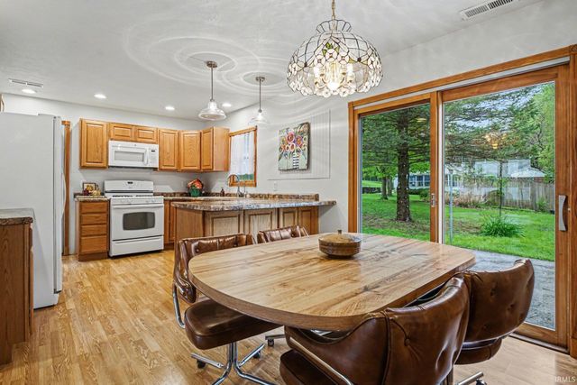 1920 W 570 N, Howe, IN 46746