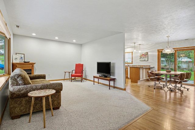 1920 W 570 N, Howe, IN 46746