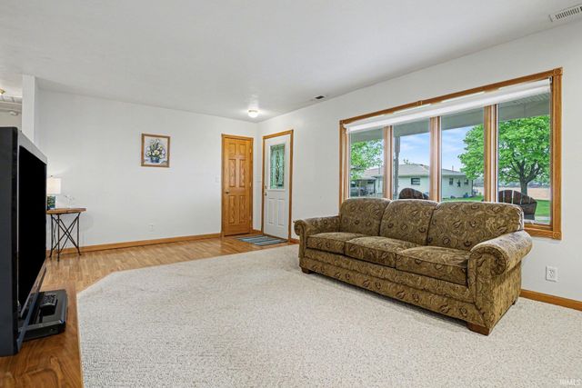 1920 W 570 N, Howe, IN 46746
