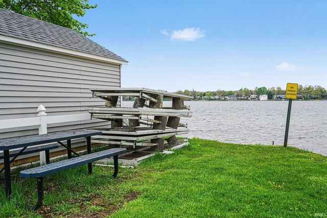 1920 W 570 N, Howe, IN 46746