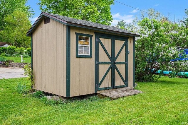 1920 W 570 N, Howe, IN 46746