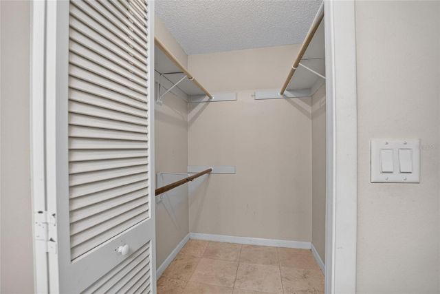 1201 SANDALWOOD DRIVE, Plant City, FL 33563