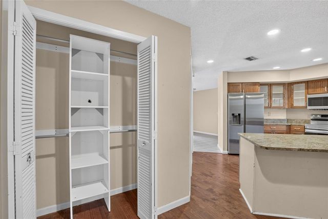 1201 SANDALWOOD DRIVE, Plant City, FL 33563