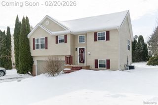 2430 Hickory Circle Drive, Oceola Township, MI 48855