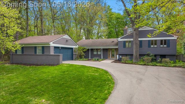 28455 Wellington Street, Farmington Hills, MI 48334