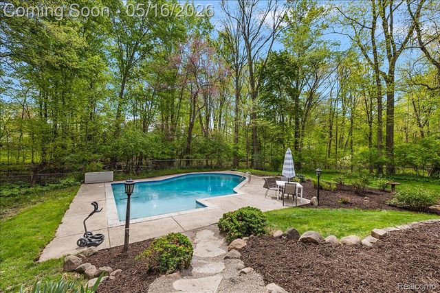 28455 Wellington Street, Farmington Hills, MI 48334