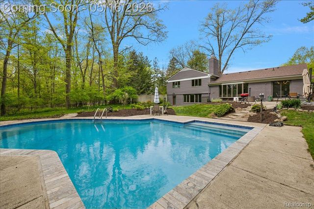 28455 Wellington Street, Farmington Hills, MI 48334