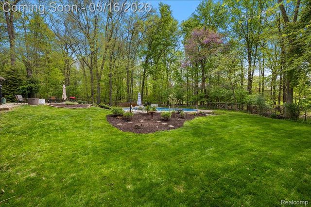 28455 Wellington Street, Farmington Hills, MI 48334