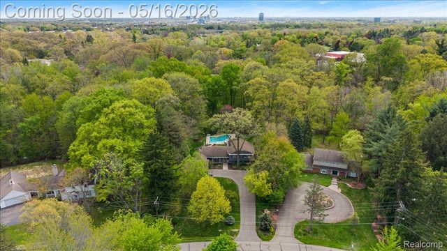 28455 Wellington Street, Farmington Hills, MI 48334
