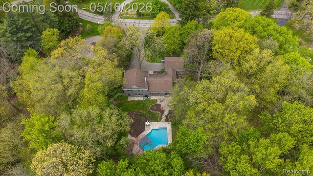 28455 Wellington Street, Farmington Hills, MI 48334