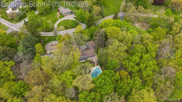 28455 Wellington Street, Farmington Hills, MI 48334