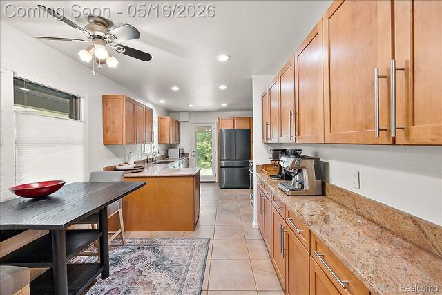 28455 Wellington Street, Farmington Hills, MI 48334