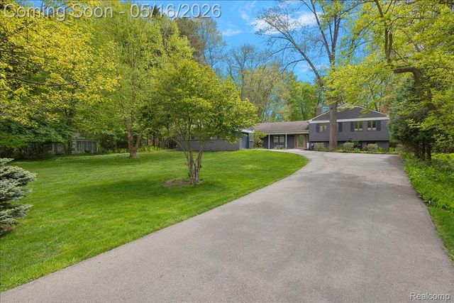28455 Wellington Street, Farmington Hills, MI 48334