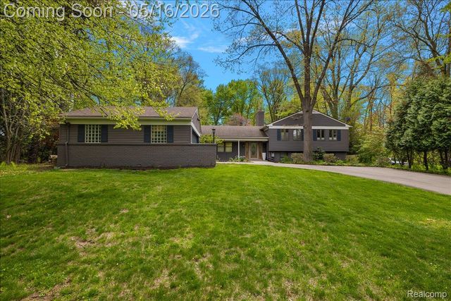 28455 Wellington Street, Farmington Hills, MI 48334