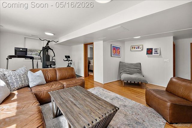 28455 Wellington Street, Farmington Hills, MI 48334