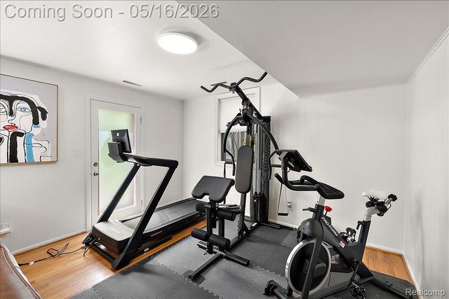 28455 Wellington Street, Farmington Hills, MI 48334