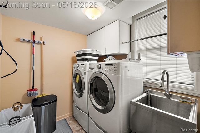 28455 Wellington Street, Farmington Hills, MI 48334