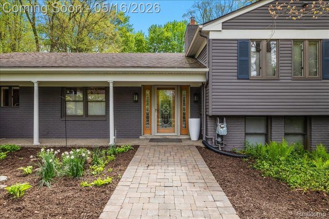 28455 Wellington Street, Farmington Hills, MI 48334