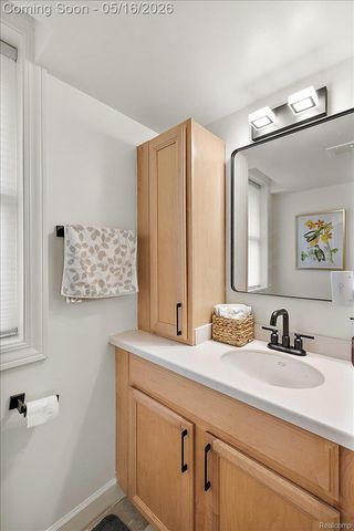 28455 Wellington Street, Farmington Hills, MI 48334