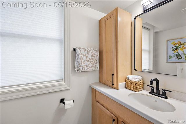 28455 Wellington Street, Farmington Hills, MI 48334